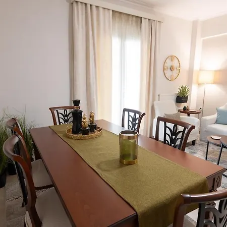 To Spitiko Лариса