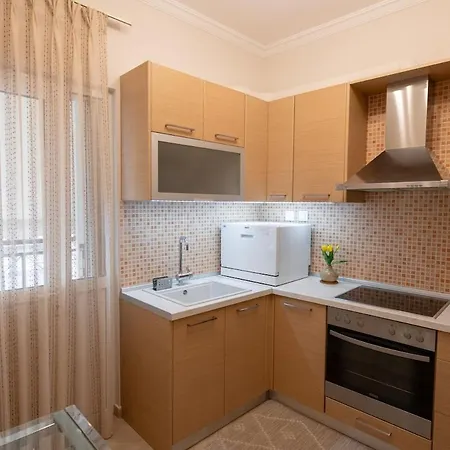 To Spitiko * Лариса